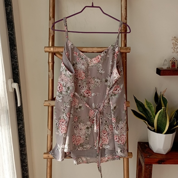 Torrid Plus Floral Strappy Top - Picture 9 of 13
